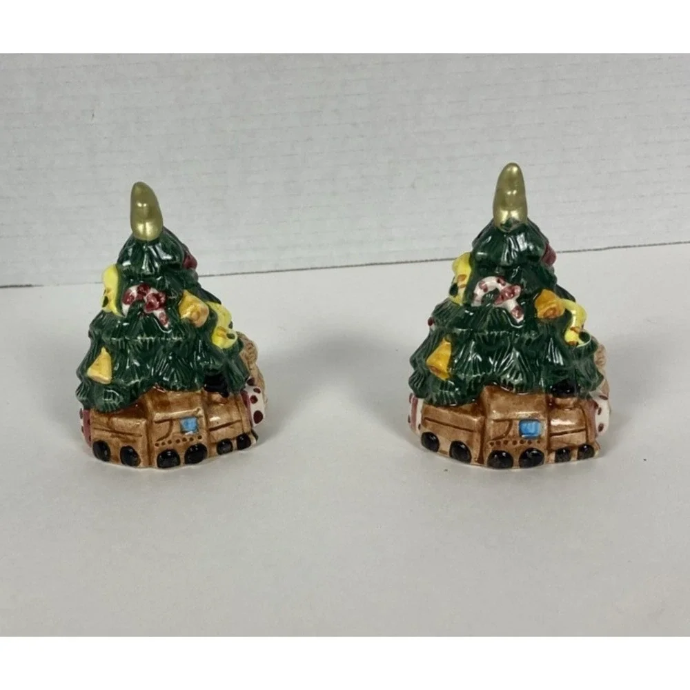 Vtg Earthenware Christmas Tree Salt & Pepper Shaker w/Original Box Kitchen Decor